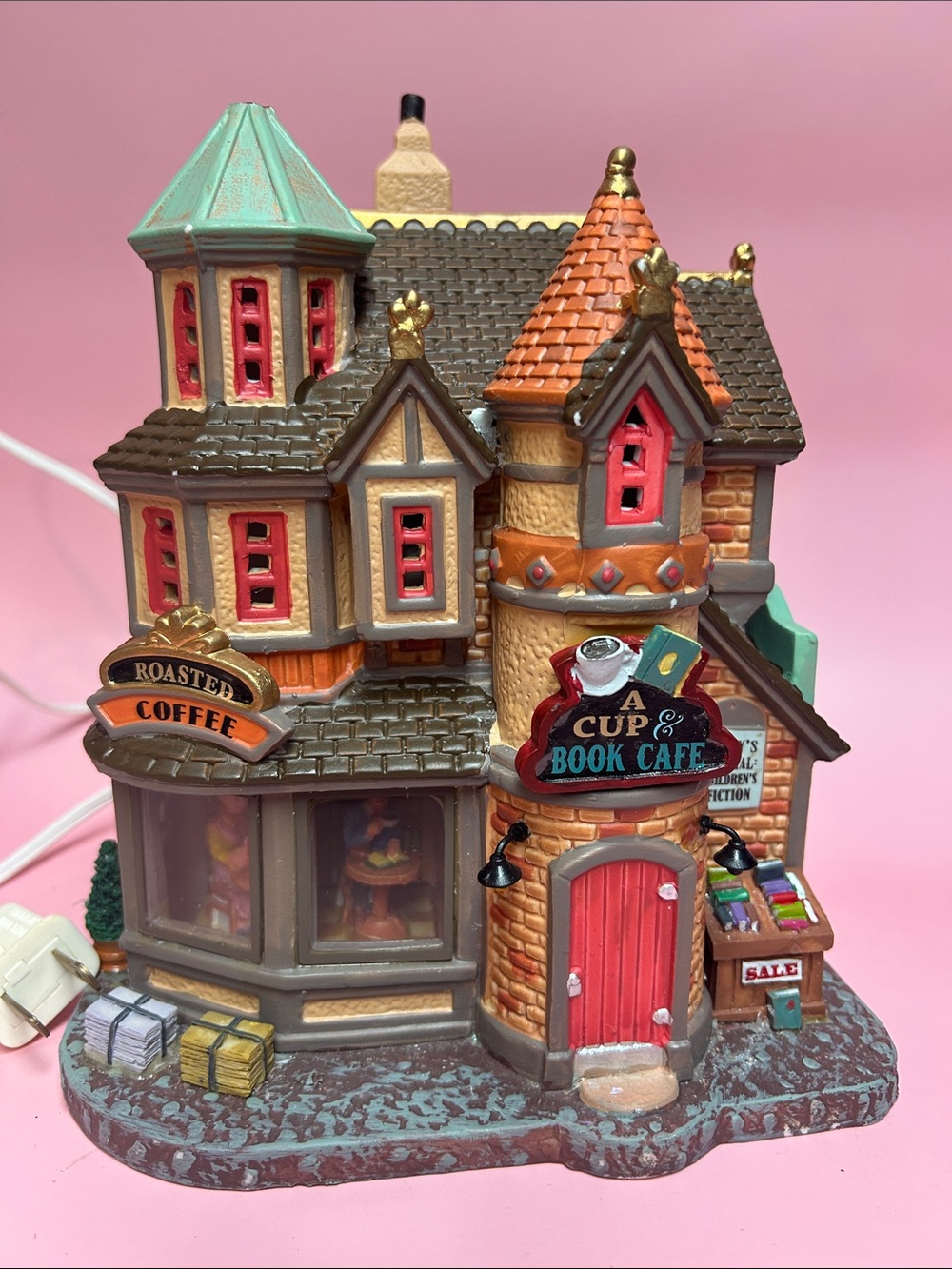 Lemax Caddington Village - A Cup & Book Cafe - 2010 - #05054 - MIB